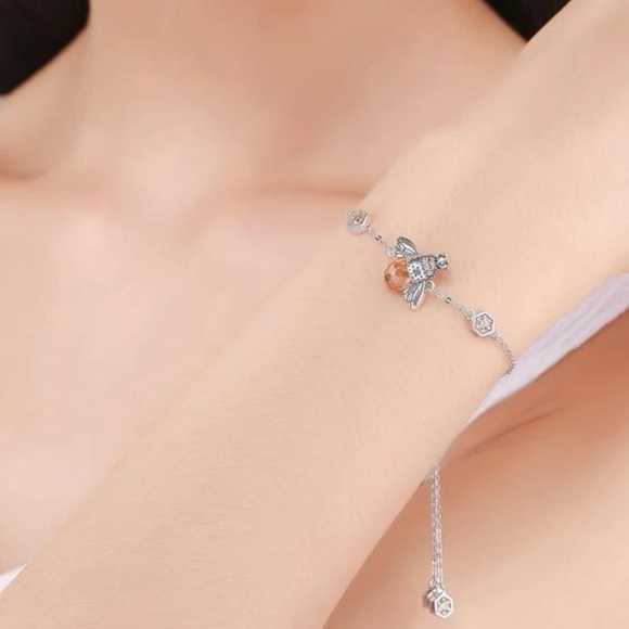 “Amber Abdomen Queen Bee” Faceted Tomenta Bumblebee Honeybee Honeycomb Bracelet - Picture 5 of 13